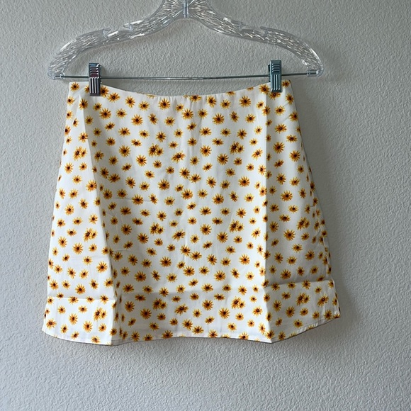 We Wore What Daisy Slip Skirt Size Small - Picture 3 of 5